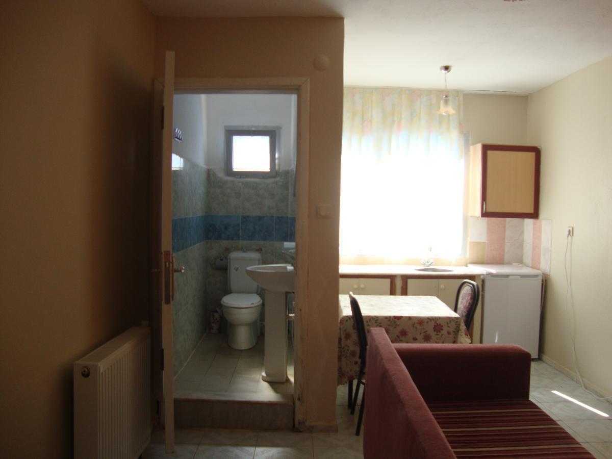 Degerli Motel Seferihisar Oda fotoğraf
